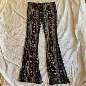 Fulltilt Size Small Printed Bell Bottom Pants